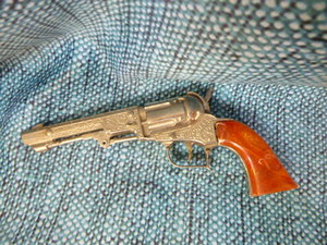 lot 38 image: Vintage Pioneer Metal Cap Gun