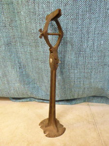 lot 45 image: Antique Harness Makers Bench Stitching Vice