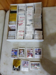 lot 66 image: Box of Baseball Cards