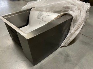 lot 108 image: New Stainless Steel Farmhouse Sink