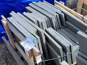 Bluestone Natural Cleft Paving Stones 125-sq.ft.x1-12