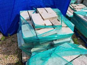 1.5-Ton Wall Stone
