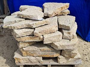 1.5-Ton Wall Stone