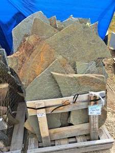 1.5-Ton Bluestone Irregular Paving Stones 1.5