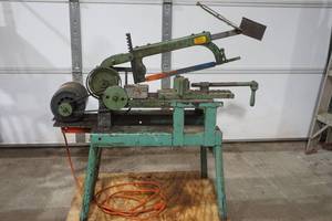 lot 10 image: vintage bandsaw