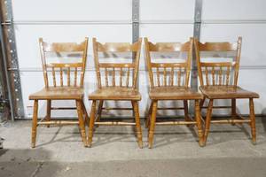 lot 13 image: dining chairs