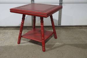 lot 20 image: vintage table