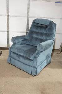 lot 29 image: Lazy boy recliner