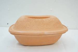 lot 47 image: Romertopf ceramic (terra cotta) casserole