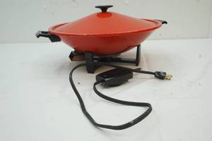 lot 72 image: Wok and cord
