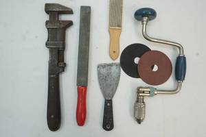 lot 162 image: hand tools