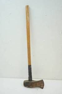 lot 184 image: splitting maul