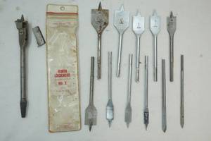 lot 204 image: spade bit set