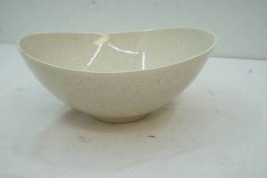 lot 225 image: Red Wing bowl
