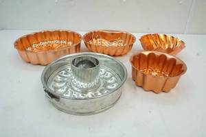 lot 254 image: kitchen supplies