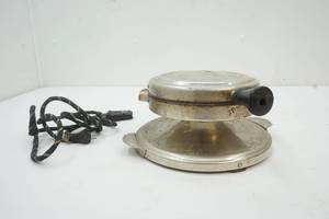 lot 264 image: vintage Waffle iron