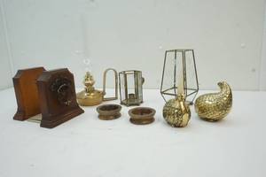 lot 280 image: decor