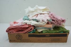 lot 284 image: towels