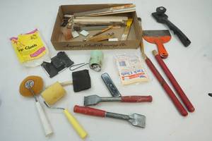 lot 286 image: paint supplies