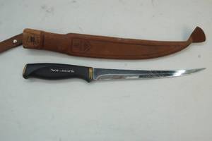 lot 289 image: fillet knife