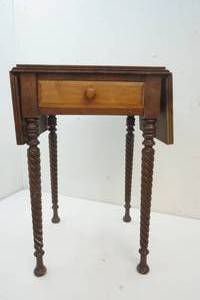lot 290 image: vintage side table