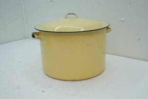 lot 323 image: enamel kettle