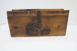 lot 326 image: wood box
