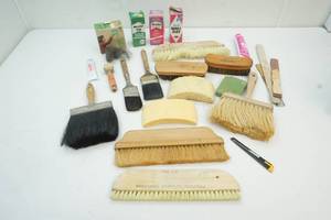 lot 331 image: wall paper tools