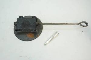 lot 352 image: Lurken iron