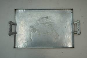 lot 354 image: aluminum tray