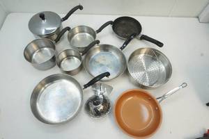lot 372 image: pots and pans