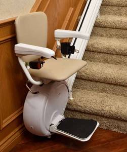 lot 305 image: Saveria stairway lift