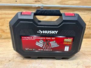 lot 21 image: HUSKY Mechanics Tool Set (119-Piece)