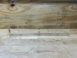 lot 25 image: SHOP FOX Shelf Support Boring Jig