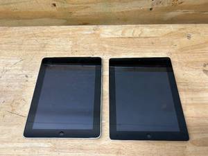 lot 77 image: APPLE Lot of 2- iPads (32 and 64gb)