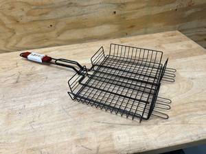 lot 58 image: 21st Century GB67A10 Non-Stick Rosewood Handle Adjustable Steak Basket