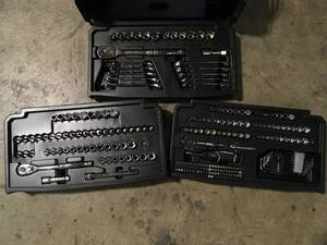 lot 4 image: Husky Mechanics Tool Set 270-Piece Customer Returns See Pictures