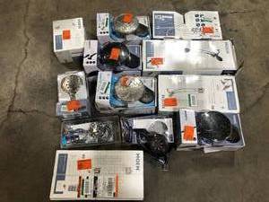 lot 16 image: Lot of Assorted Bathroom Shower Items Various Models and Conditions  Customer Returns See Pictures