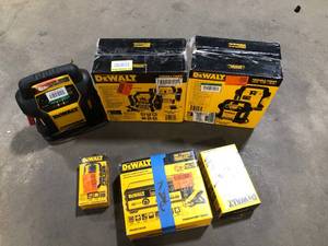 lot 19 image: Lot of Assorted Portable Power Stations Various Models and Conditions Customer Returns See Pictures