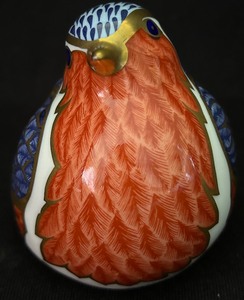 lot 22 image: Royal Crown Derby Robin Paperweight