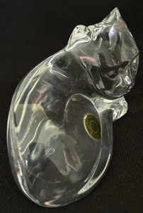 lot 23 image: Crystal St. Lambert Cat Figurine