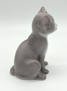 lot 26 image: Bing & Grndahl Kitten #2515 Figurine