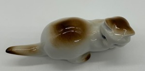 lot 115 image: Zsolnay Porcelain Cat Figurine