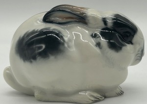 lot 330 image: Adorable Royal Heidelberg Winterling Germany Porcelain Rabbit Figurine