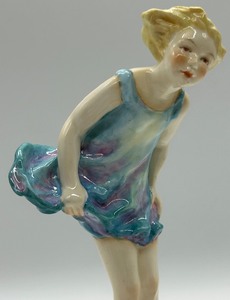 lot 332 image: Vintage Royal Worcester Sea Breeze Porcelain Figurine 3008