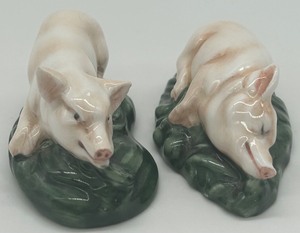 lot 384 image: Pair of Royal Doulton Piglet Animal Porcelain Figurines HN 2651