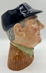 lot 396 image: Vintage Royal Doulton Golfer Character Jug D6627