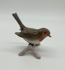 lot 120 image: Bing & Grndahl Robin on Twig Figurine 2311