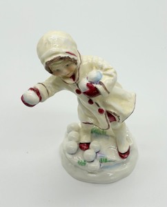 lot 122 image: Royal Worcester Snowball Fight Figurine