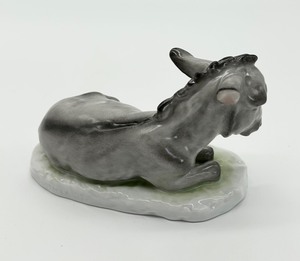 lot 220 image: Herend Grey Donkey Sitting Porcelain Figurine #5275